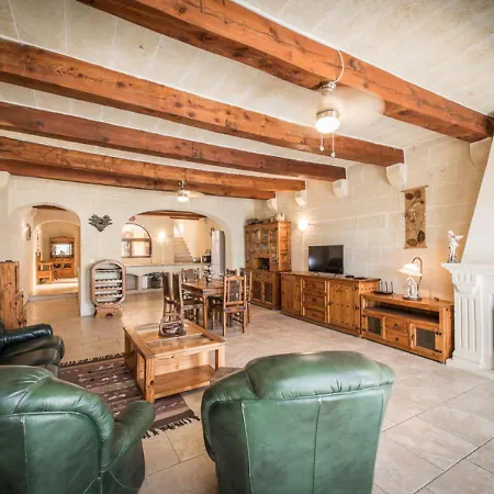 Lighthouse - Ta' Charlon Farmhouse Holiday home