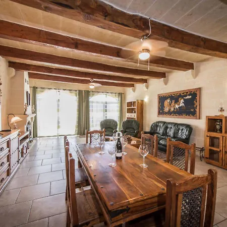 Lighthouse - Ta' Charlon Farmhouse Holiday home *
