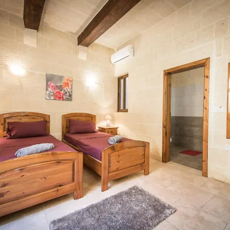 Lighthouse - Ta' Charlon Farmhouse Il-Wilġa